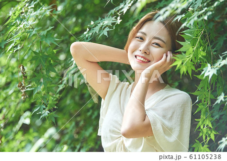 女性 女 女の子 61105238