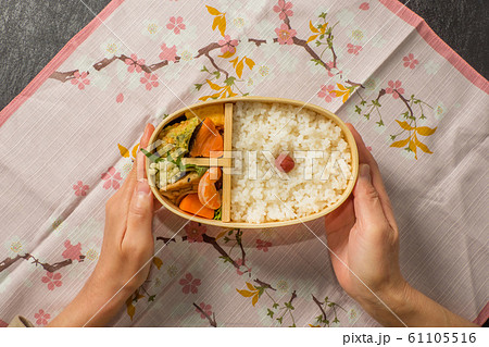 おべんとう　Japanese style famous lunch box (bento) 61105516