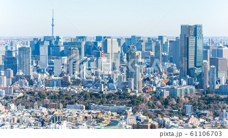 都市風景 スクランブルスクエア展望台からの眺め 浅草方向 都市風景 スクランブルスクエア展望台からの眺め 浅草方向 61106703