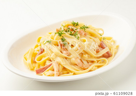 フェットチーネカルボナーラ フェットチーネカルボナーラ 61109028