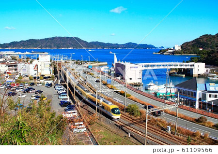 三重県 鳥羽市を走行する伊勢志摩ライナー 三重県 鳥羽市を走行する伊勢志摩ライナー 61109566