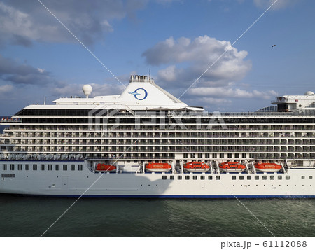 バルセロナ港 豪華客船 オーシャニア・リビエラ Oceania Riviera, Barcelona バルセロナ港 豪華客船 オーシャニア・リビエラ Oceania Riviera, Barcelona 61112088