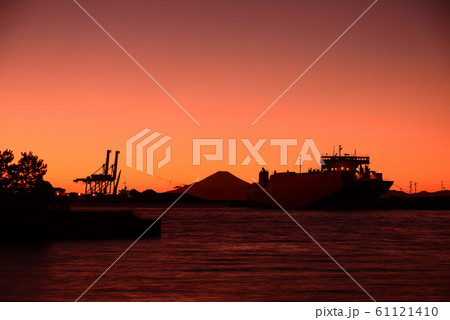 富士山夕景 千葉港 富士山夕景 千葉港 61121410