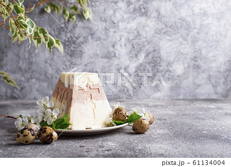 Traditional Easter cottage cheese dessert 61134004