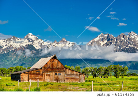 Old barn in Grand Teton Mountains 61134358