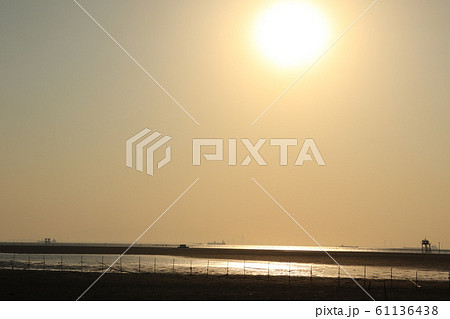 江川海岸　夕焼け　夕陽 61136438