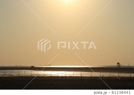 江川海岸　夕焼け　夕陽 61136441