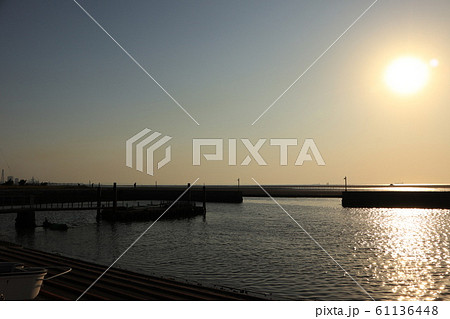 江川海岸　夕焼け　夕陽 61136448