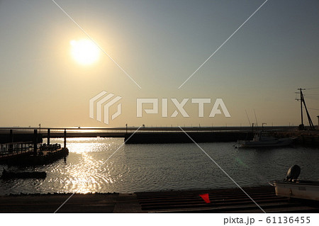 江川海岸　夕焼け　夕陽 61136455