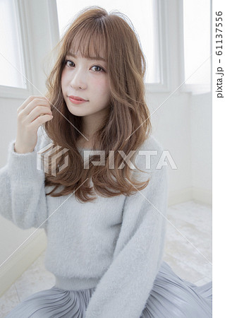 ゆるふわロングヘアー 日本人 ヘアスタイル 髪型 美容 モデル ゆるふわロングヘアー 日本人 ヘアスタイル 髪型 美容 モデル 61137556