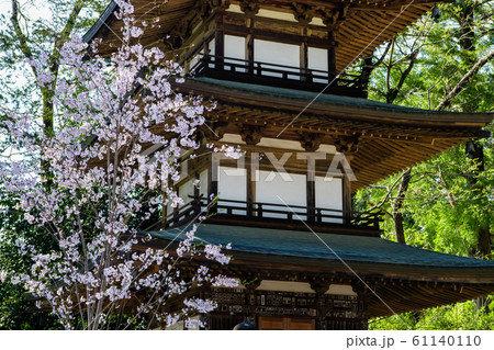 山梨県甲州市 恵林寺 三重塔と桜の写真素材 山梨県甲州市 恵林寺 三重塔と桜の写真素材