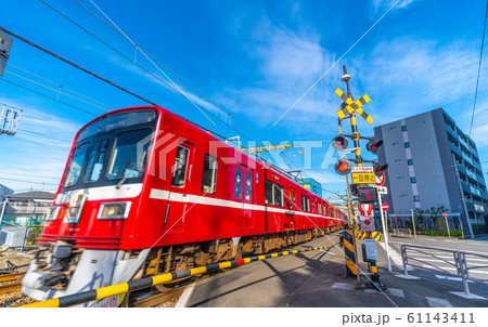 日本の川崎都市景観 川崎大師駅近くの川崎大師第1踏切などを望む 日本の川崎都市景観 川崎大師駅近くの川崎大師第1踏切などを望む 61143411