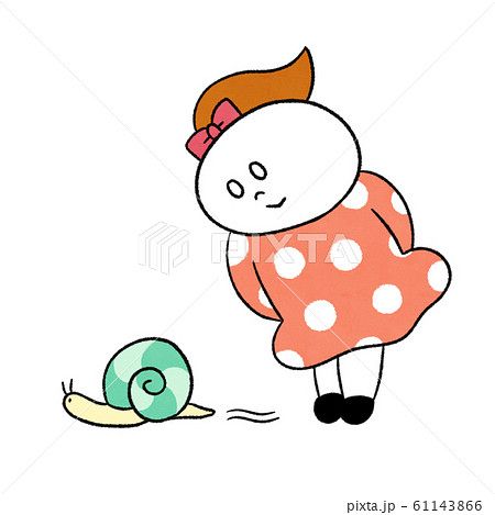 カタツムリを見る女の子 カタツムリを見る女の子 61143866