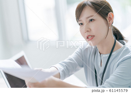 30代 女性 30代 女性 61145579