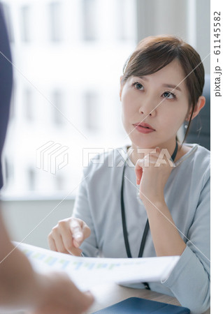 30代 女性 30代 女性 61145582