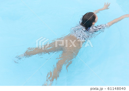 着衣水泳　着衣泳 61148040