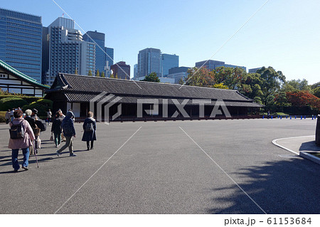 令和大嘗宮一般参観（皇居の百人番所・北側から） 61153684