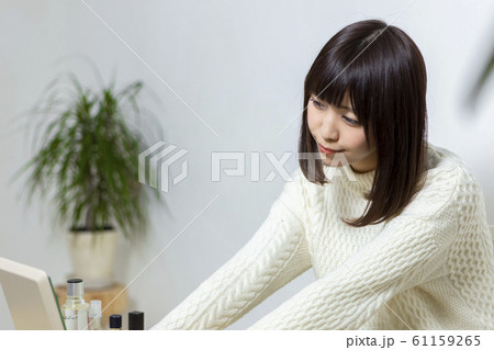 デート前の女性 デート前の女性 61159265