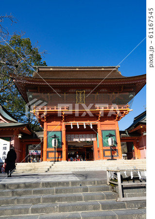 富士山本宮浅間大社の楼門＜静岡県富士宮市　2019年12月＞ 61167545