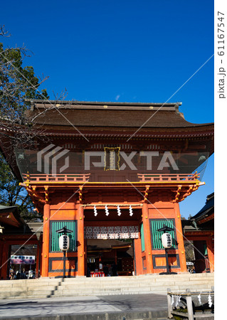 富士山本宮浅間大社の楼門＜静岡県富士宮市　2019年12月＞ 61167547