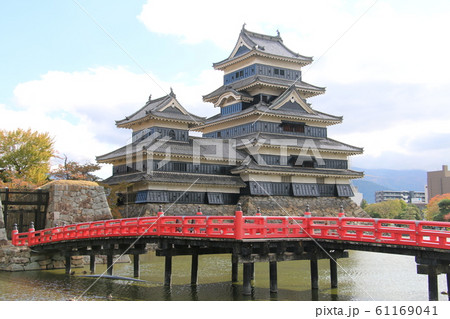化粧直し直後の松本城 化粧直し直後の松本城 61169041