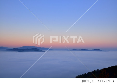 亀岡盆地の雲海 61171413