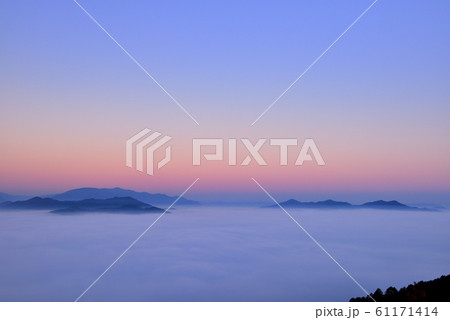 亀岡盆地の雲海 亀岡盆地の雲海 61171414