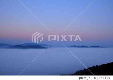 亀岡盆地の雲海 61171415