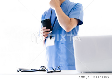 医師 男性 悩む 顔なし 医師 男性 悩む 顔なし 61174405