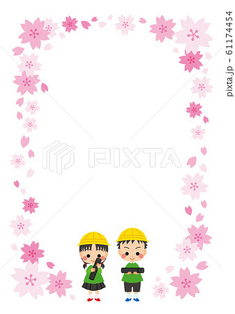 卒園する幼稚園の女の子と男の子 桜フレームテンプレート のイラスト素材