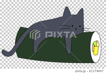 恵方巻クッションに乗った黒猫 61174647