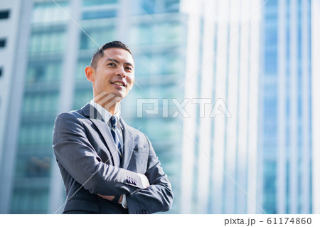 男性　ビジネスイメージ 61174860