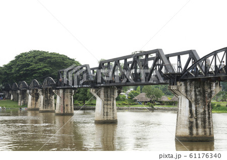 クウェー川鉄橋 61176340