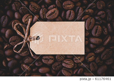 コーヒー豆とタグ 61176461