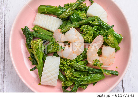 春の味覚　海老と菜の花の炒め物 61177243