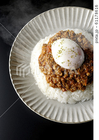 熱々キーマカレー温玉乗せ 熱々キーマカレー温玉乗せ 61178616