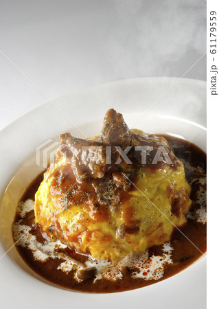 オムライスビーフシチューかけ 61179559