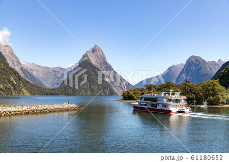 ニュージーランド ミルフォード・サウンド 61180652