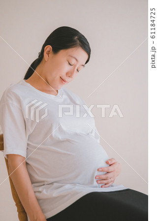 pregnant woman pregnant woman 61184725