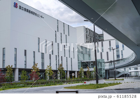 大阪吹田・国立循環器病研究センターのある岸部駅前ロータリー 61185528