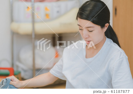 pregnant woman pregnant woman 61187877
