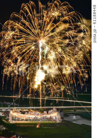 龍野納涼花火大会(兵庫県たつの市龍野町)※作品コメント欄に撮影位置 龍野納涼花火大会(兵庫県たつの市龍野町)※作品コメント欄に撮影位置 61188448