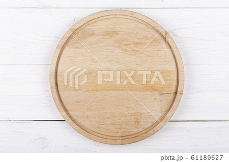 round wooden board 61189627