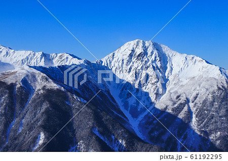鳳凰山から望む北岳　厳冬　 61192295