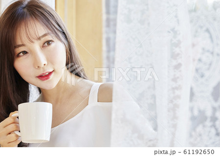 女性 女 女の子 61192650