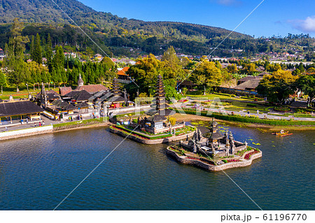 pura ulun danu bratan temple in Bali, indonesia. pura ulun danu bratan temple in Bali, indonesia. 61196770