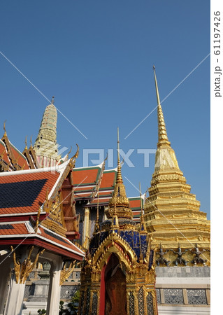 Buddhist temple buildings 61197426
