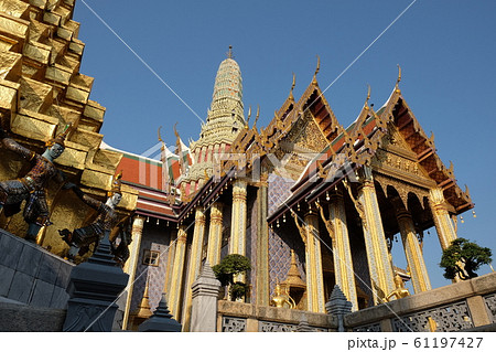 Buddhist temple buildings 61197427