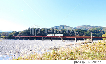 大井川鐵道と紅葉 大井川鐵道と紅葉 61201440