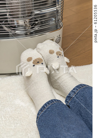 【石油ストーブ　暖まる】 61205536